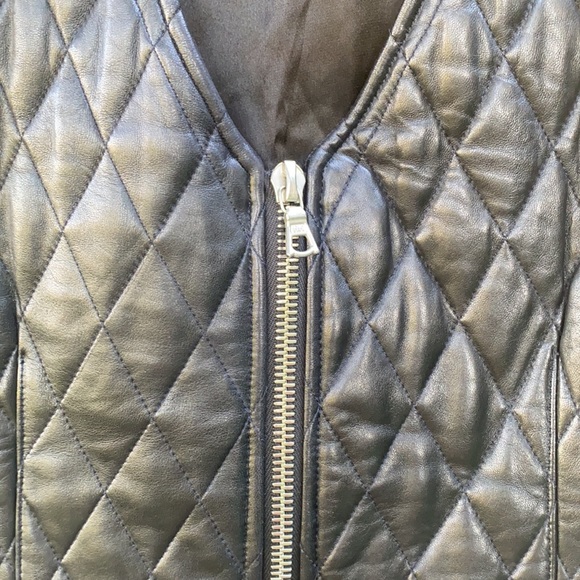 Vest - Picture 2 of 6